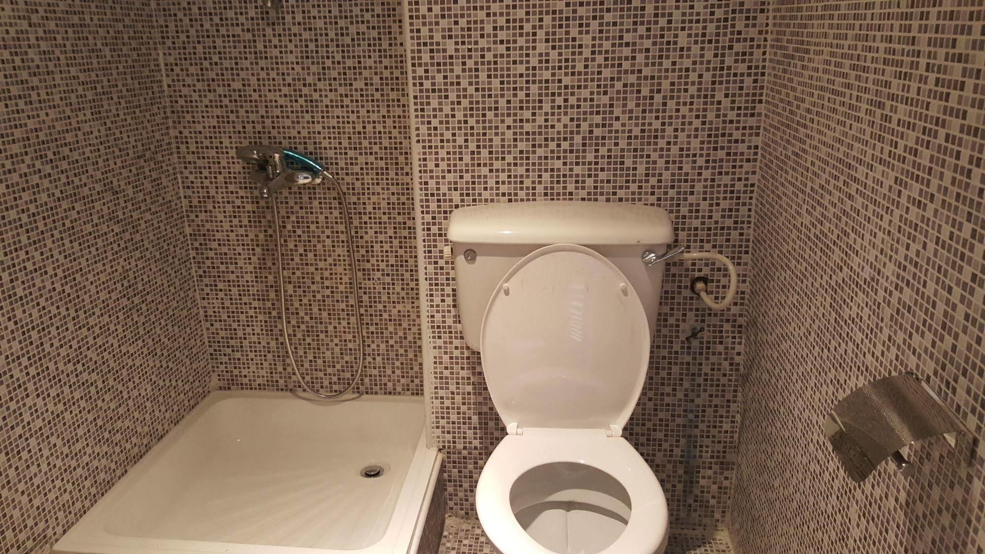 Golden Gate Hotel Кумаси Экстерьер фото