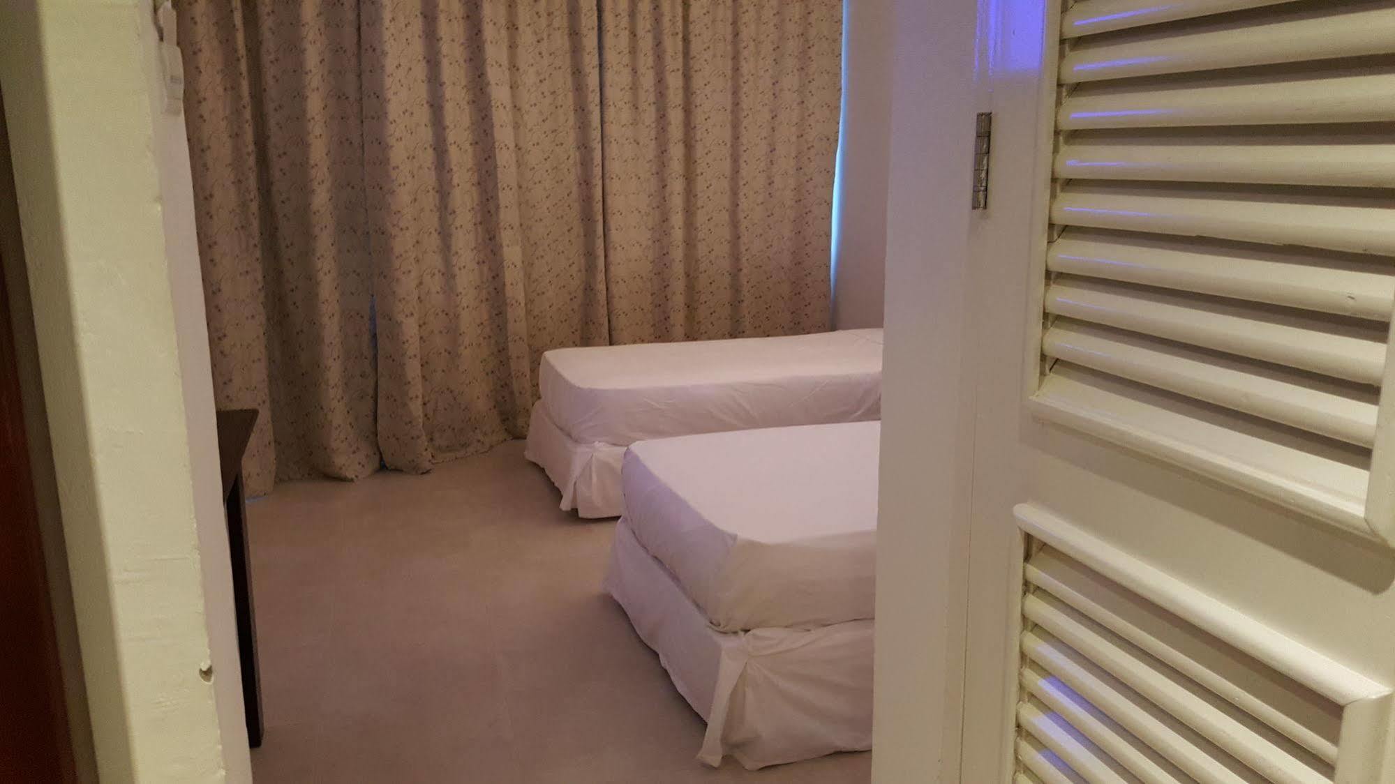Golden Gate Hotel Кумаси Экстерьер фото