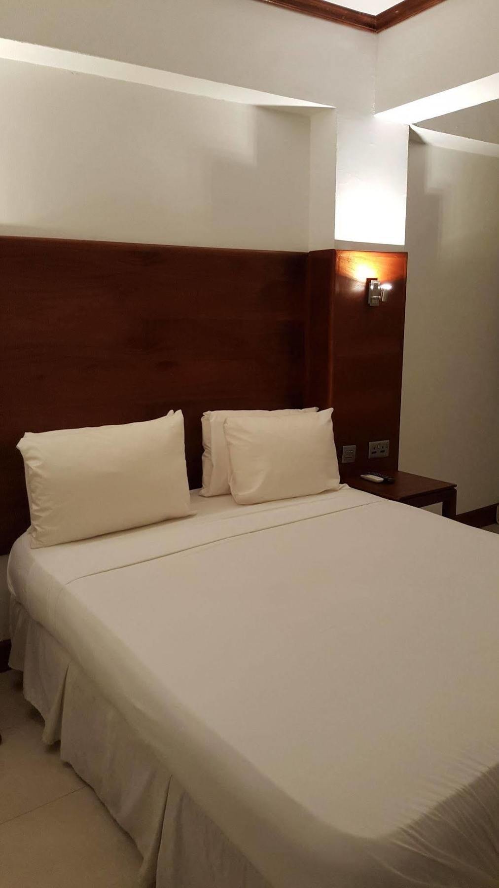 Golden Gate Hotel Кумаси Экстерьер фото